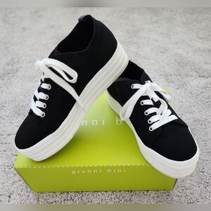 Gianni Bini Black Knit Platform Sneakers White Laces, Size 7l